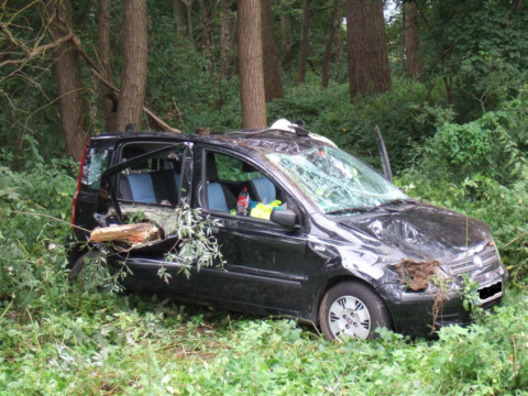 Unfallfahrzeug vor der Bergung