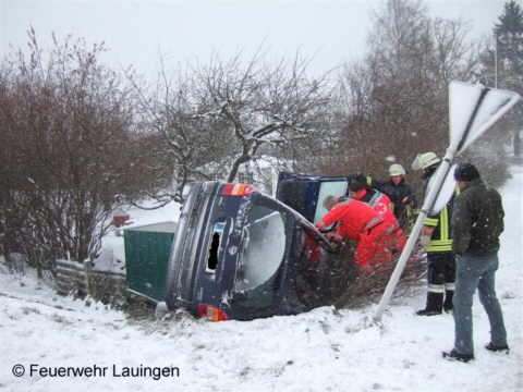 Einsatz des Rettungsdienstes am Unfallfahrzeug