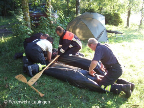 Einsatzende - Verstauen des Schlauchbootes