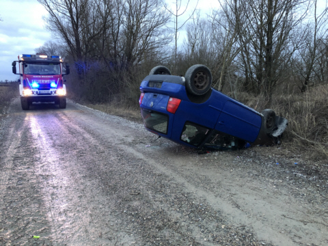 Eintreffen der Rettungskräfte am Unfallfahrzeug