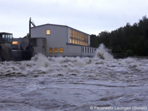 Wassermassen auf Höhe Staustufe Faimingen